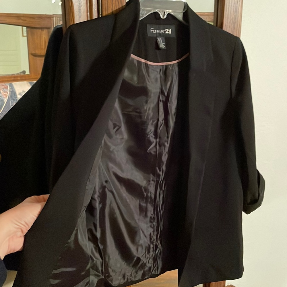 Forever 21 Black Blazer - Picture 4 of 8